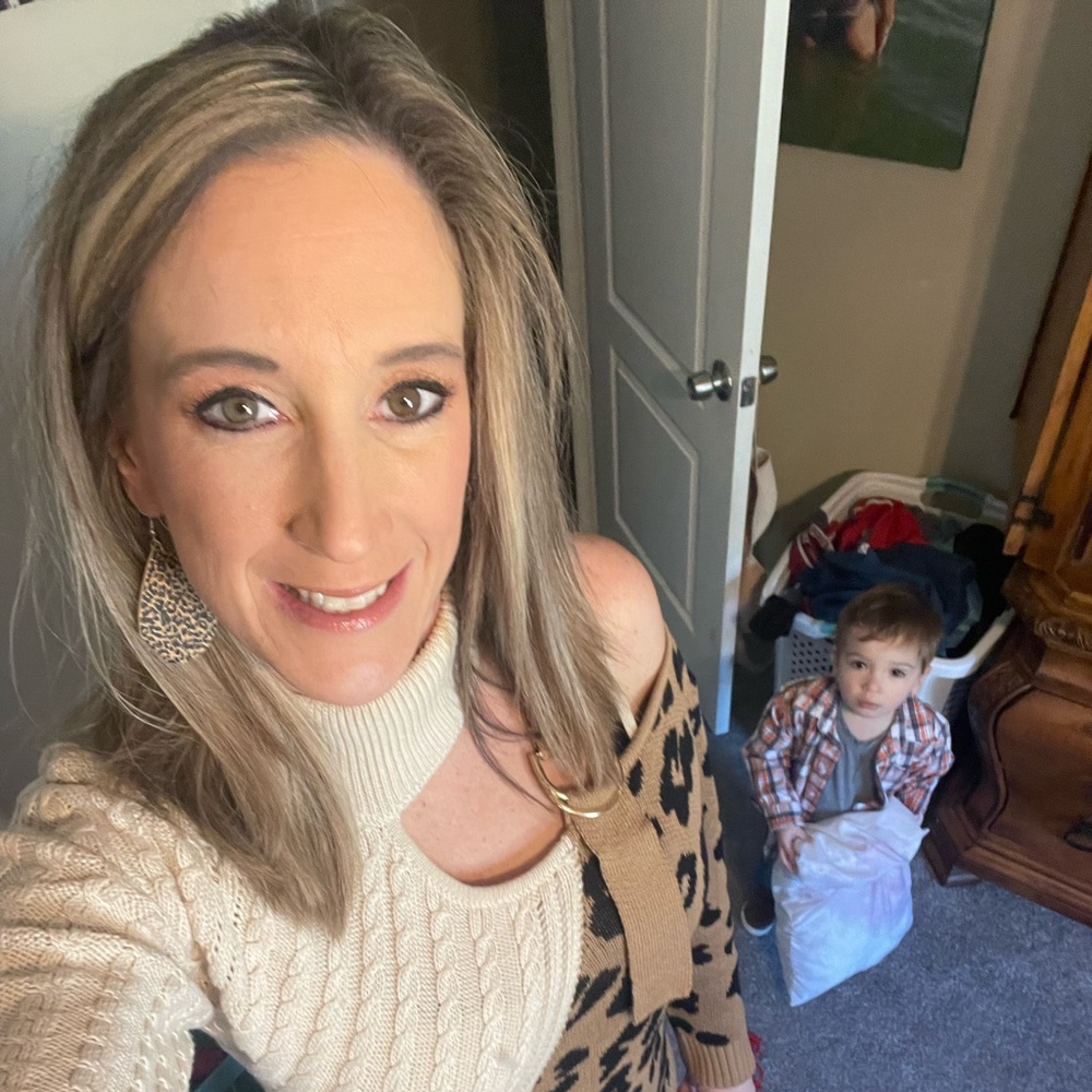 Meet your Posher, Kristin - Picture 2 of 3